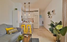 C41 - Modern & Comfy Flat City Center